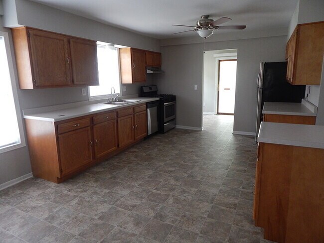 Building Photo - Great 3 bedroom home!