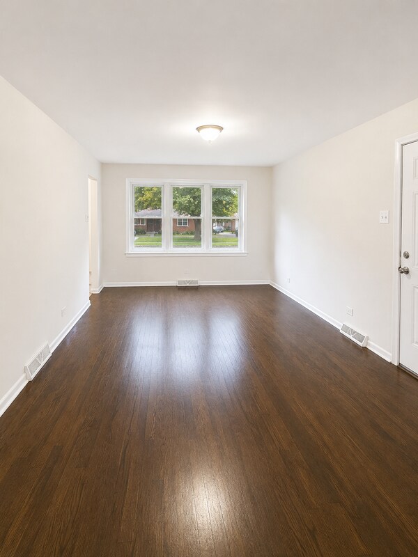 Foto del edificio - 14429 Sanderson Ave