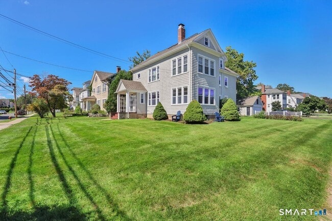 Building Photo - 152 Brace Rd