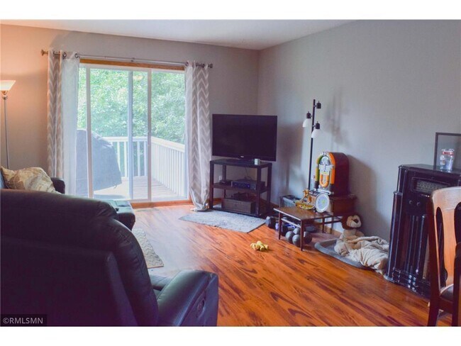 Building Photo - 4265 Ximines Ln N