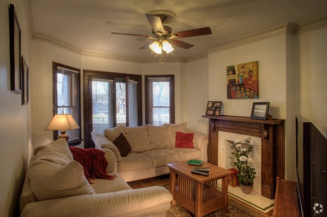 Interior Photo - Fairfield Avenue Flats