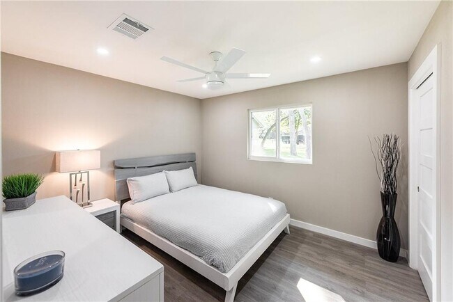 Foto del edificio - 11905 Highland Oaks Trail