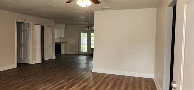 Building Photo - 1625 Woodcrest Dr