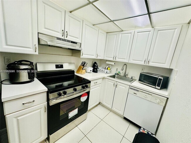 Foto del edificio - 17530 NW 68th Ave