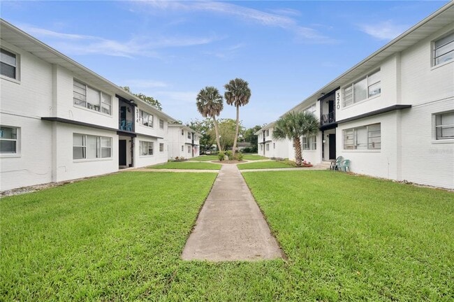 Building Photo - 320 W Howry Ave