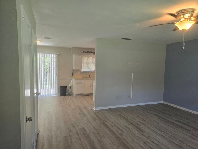 Building Photo - 6853 Grove Rd