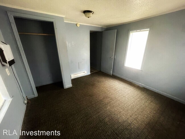 Building Photo - 2 br, 1 bath House - 2116 Division St