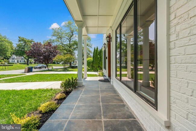 Foto del edificio - 9216 Shelton St