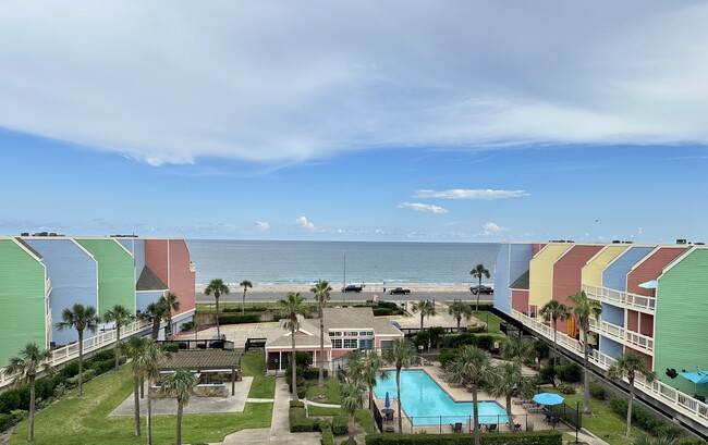 Building Photo - Oceanfront Lofts