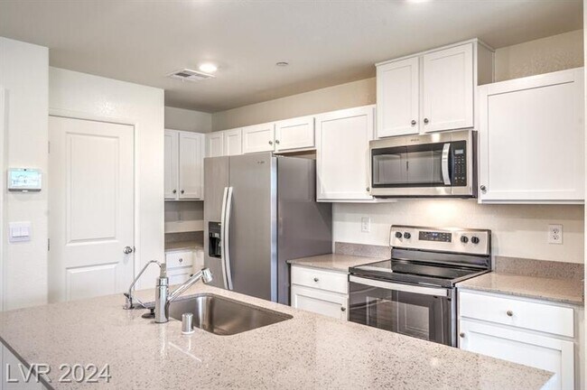 Foto del edificio - 4423 Honey Hls Ave