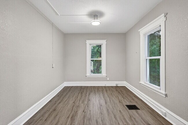 Foto del edificio - 812 7th St SE