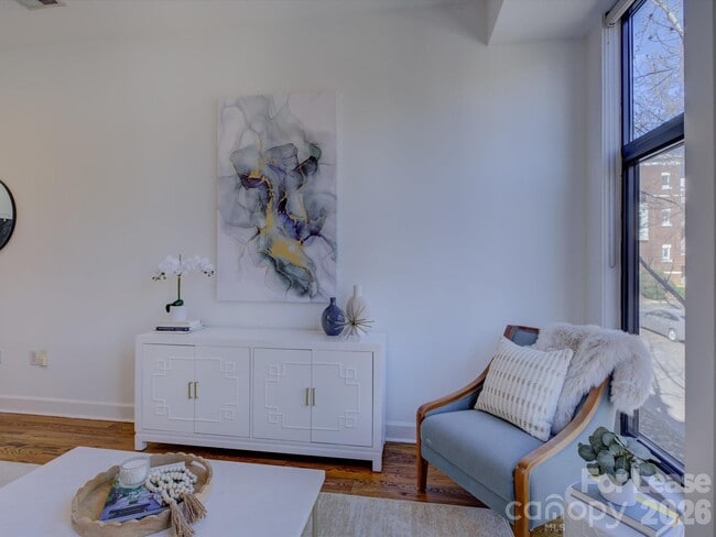 Foto del edificio - 636 Garden District Dr