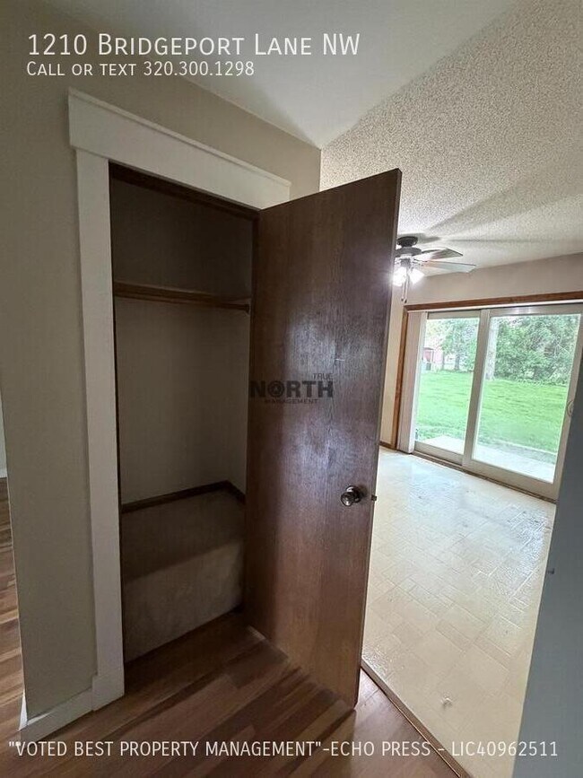 Foto del edificio - 1210 Bridgeport Ln NW