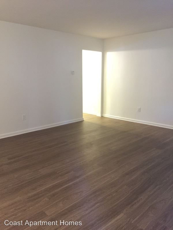 Building Photo - 400 Merrimac Way
