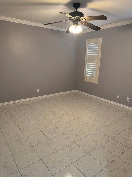 Foto del edificio - 403 Crenshaw Dr