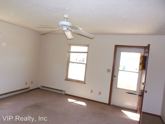Building Photo - 180-180 Northwood Dr