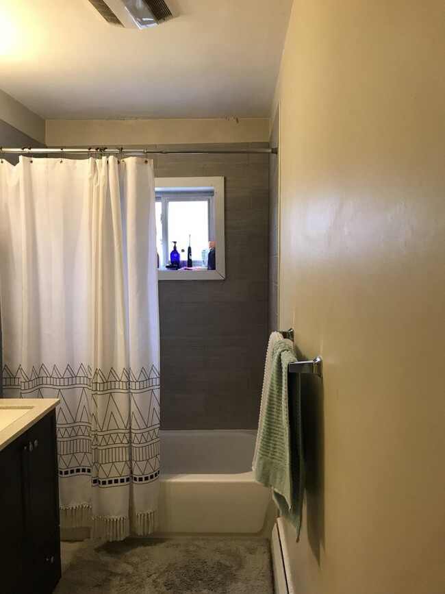 Foto del edificio - Beautiful 2 bed near the Green Line