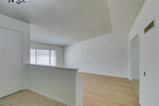Building Photo - 5656 Maceta Ave