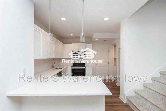 Building Photo - 443 SW 12th St