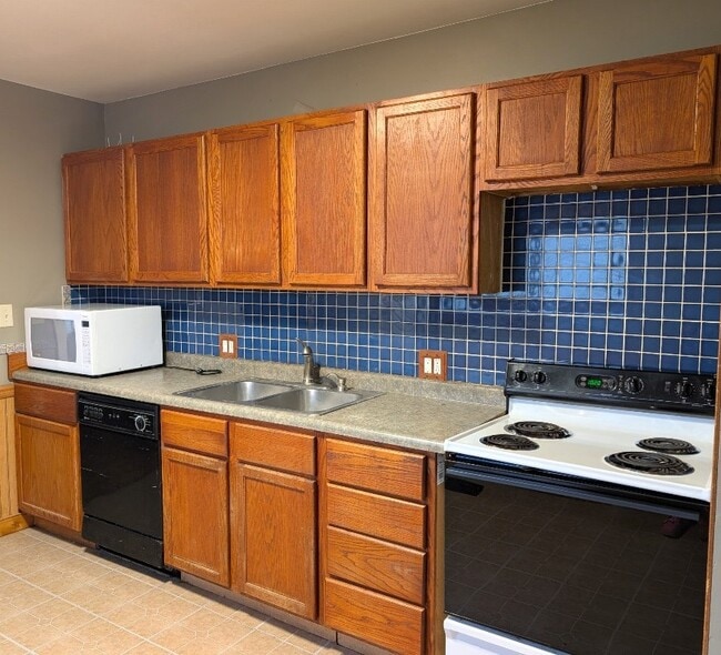 Foto del edificio - 211 Lincoln Ave