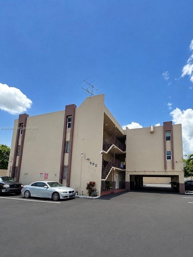 Building Photo - 652 NW 3rd St