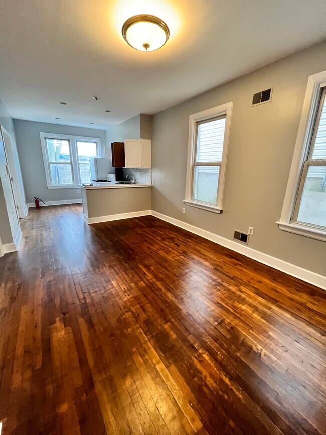 Foto del edificio - 141 Armstrong Ave