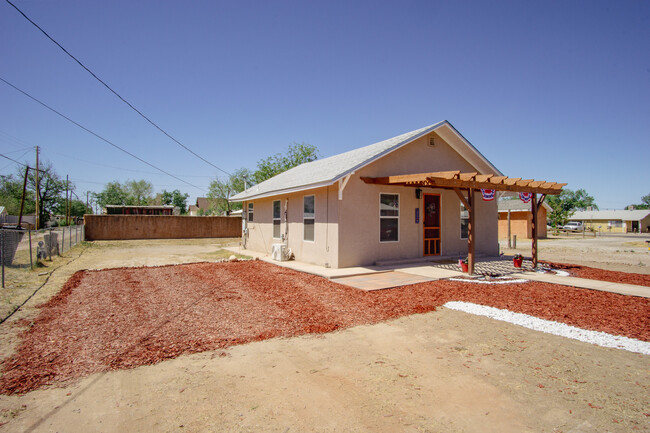 Building Photo - 512 15th St