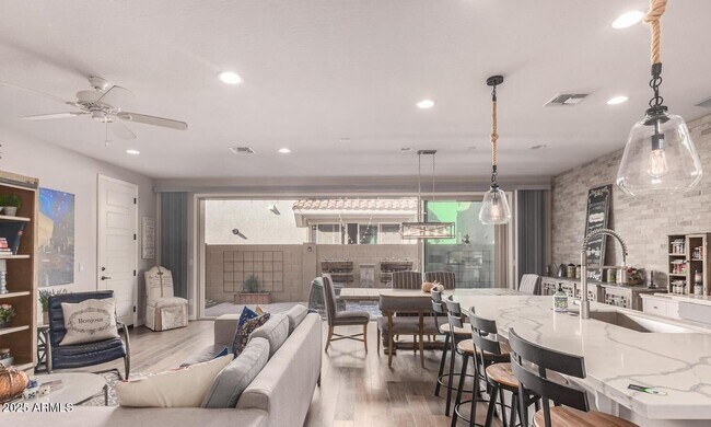 Foto del edificio - 17217 N 9th Pl