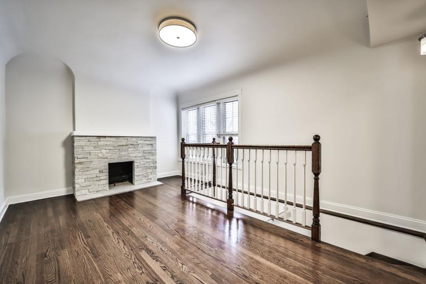 Foto principal - 3 bedroom in Chicago IL 60613