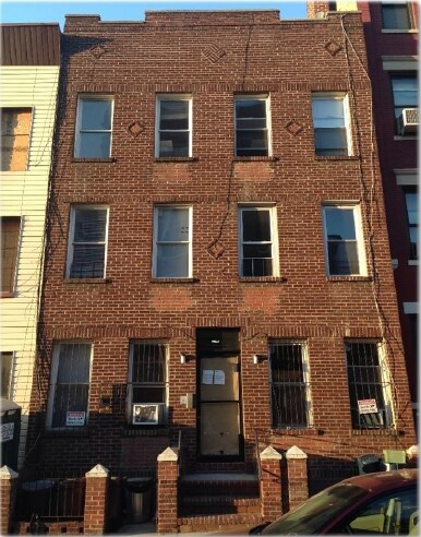 Building Photo - 335 18th St