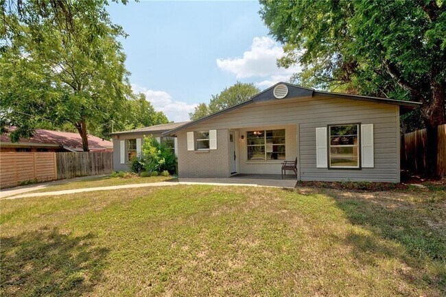 Building Photo - 4804 Blueberry Trail