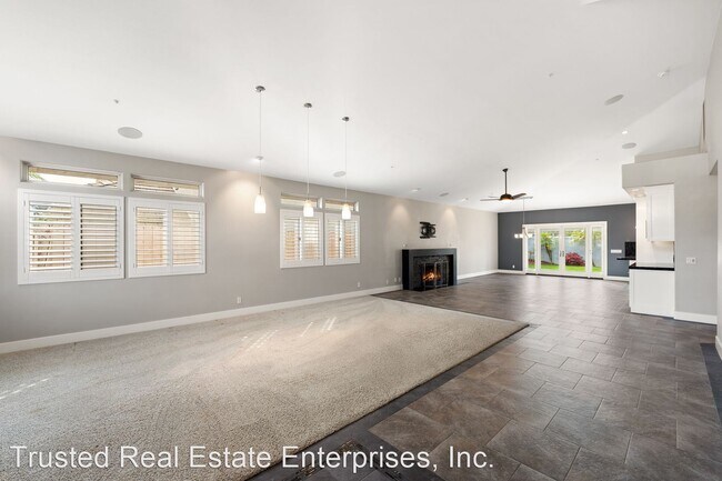 Building Photo - 3 br, 2 bath House - 389 San Francisco Avenue