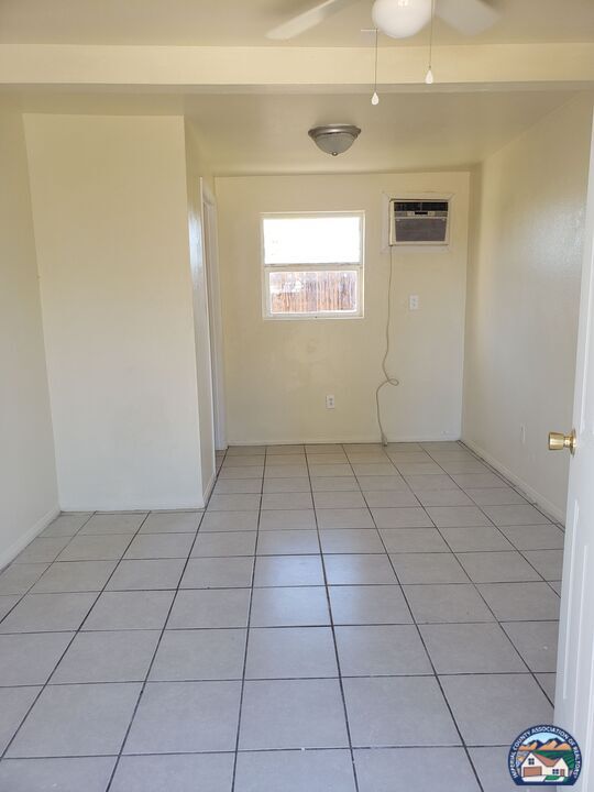 Foto del edificio - 271 W 3rd St