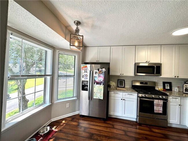 Building Photo - 5045 Laurel Springs Way SE