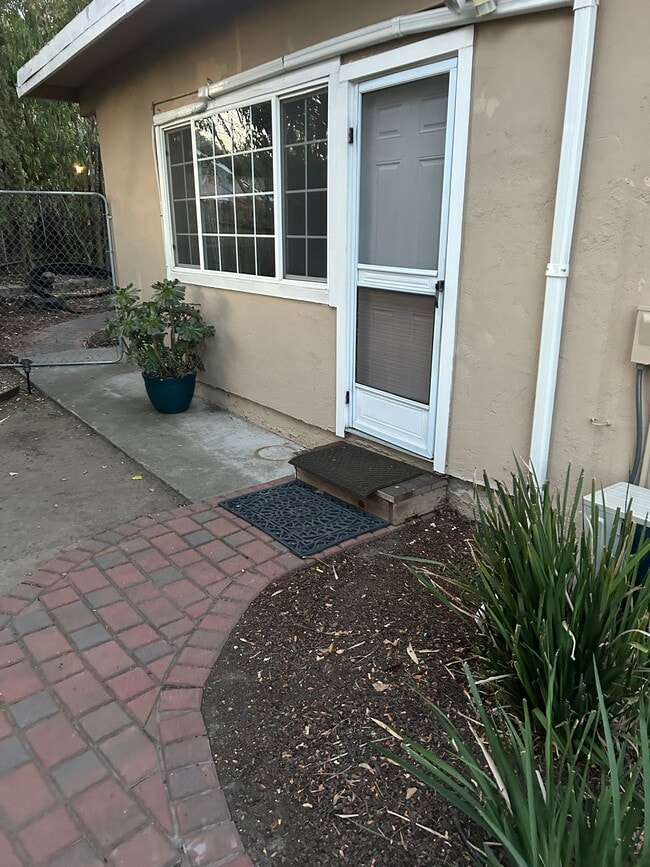 Entrada privada - 1470 Ramsay Cir