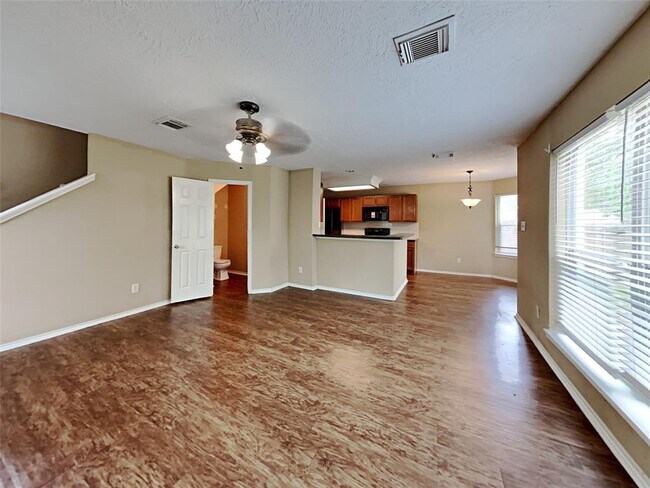 Building Photo - 706 Razee Ct
