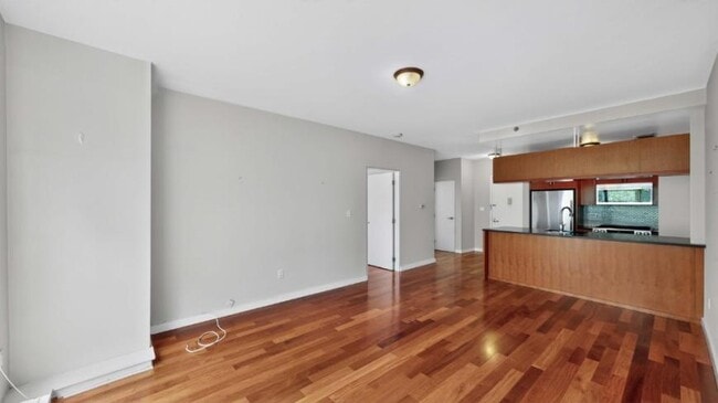 Foto del edificio - 1 bedroom in LONG ISLAND CITY NY 11101