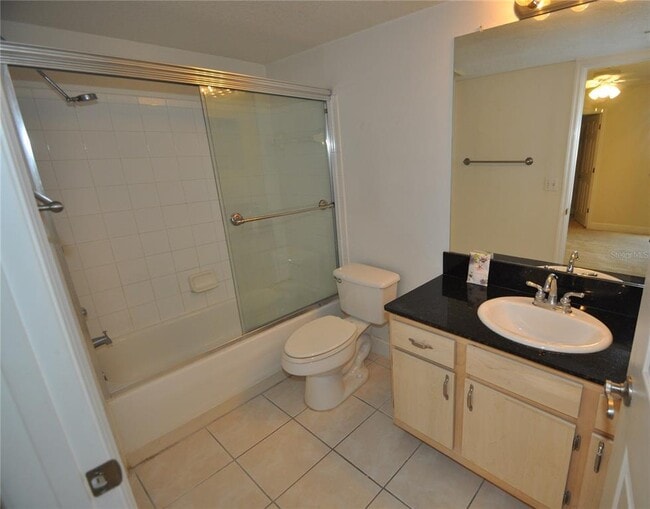 Foto del edificio - 724 Crest Pines Dr