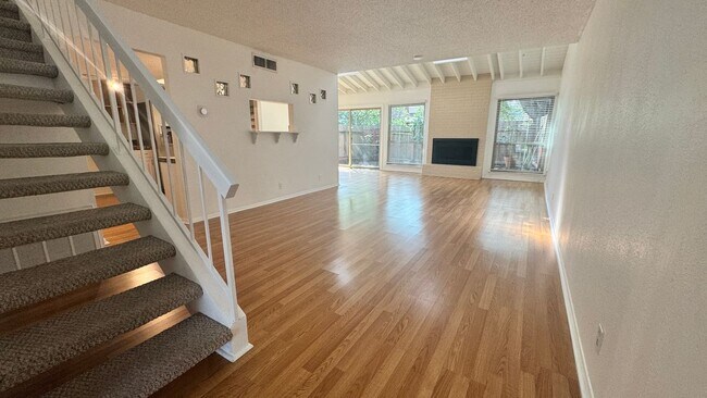Foto del edificio - 8903 Trone Cir