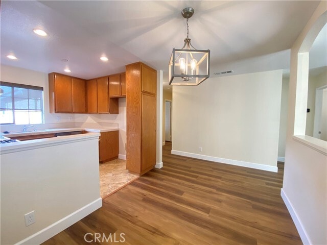 Building Photo - 1084 N Jacaranda Rd