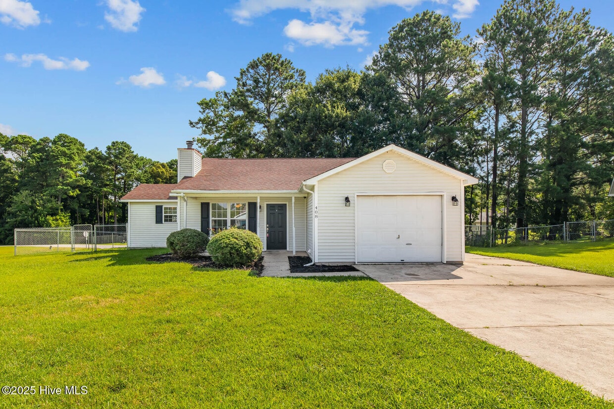Primary Photo - 408 Bluegrass Cir
