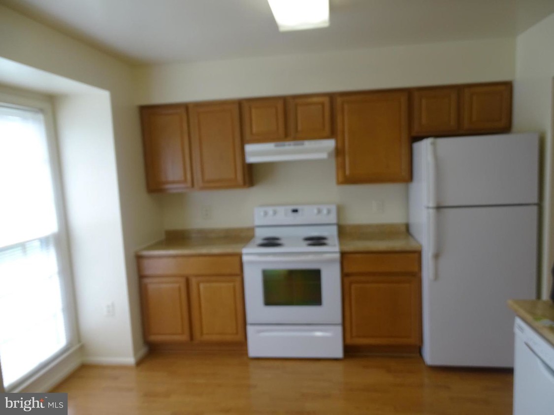 Primary Photo - 6527 Kemper Lakes Ct