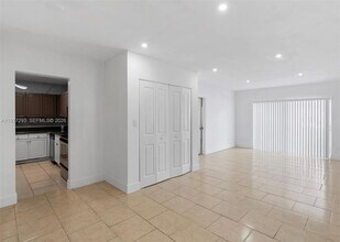 Building Photo - 14013 SW 90th Ave