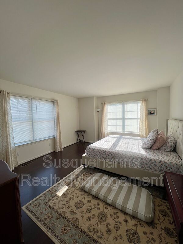 Building Photo - 108 Woodside Ct