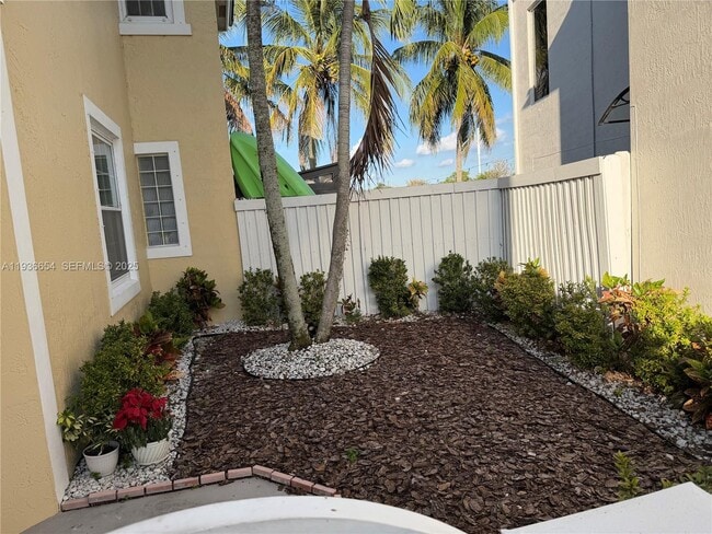 Foto del edificio - 4908 SW 151st Ave