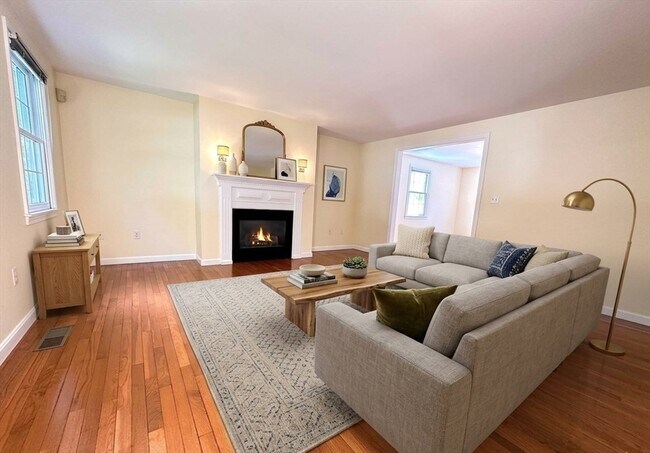 Foto del edificio - 322 Lowell St