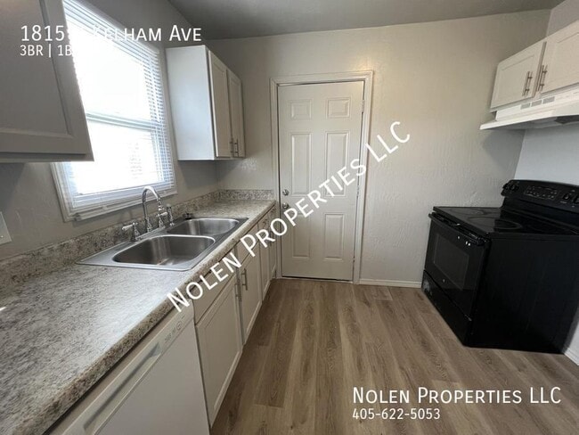 Building Photo - 1815 N Kelham Ave