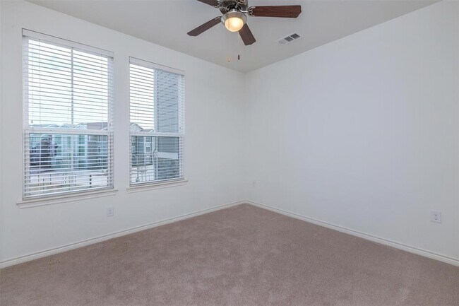 Foto del edificio - 4386 Jefferson St