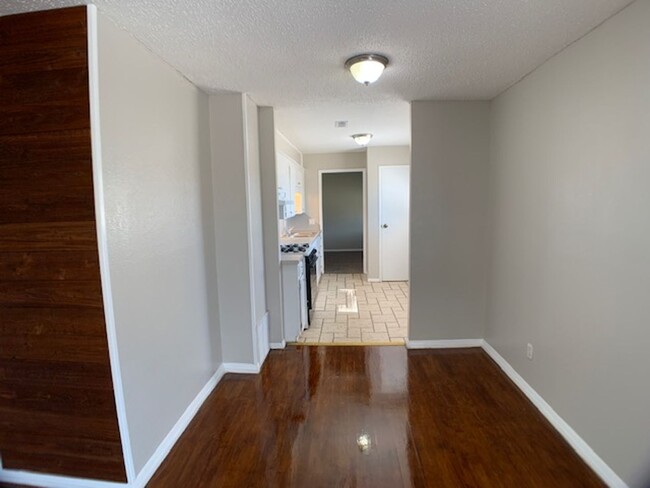 Foto del edificio - Move -in Special: Three Bedroom Moore!  Be...