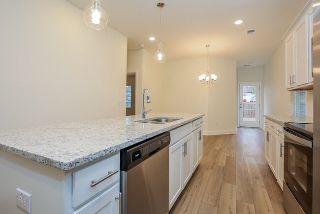 Foto del edificio - 2007 Tyler Farms Rd